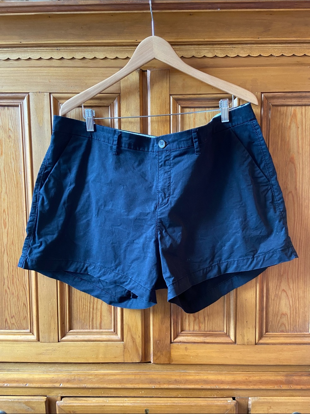 Old Navy ~ Size 16 womens Black Cotton Shorts - EUC 🏖️